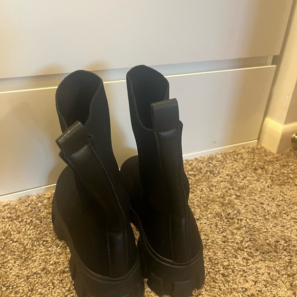 Winter boots size 9 woman - Picture 3 of 3